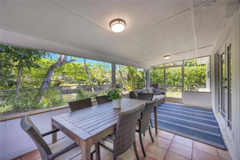 Купить виллу или дом в Саут-Майами, Флорида 4 спальни, 265.61м2, № 2049709 - фото 24