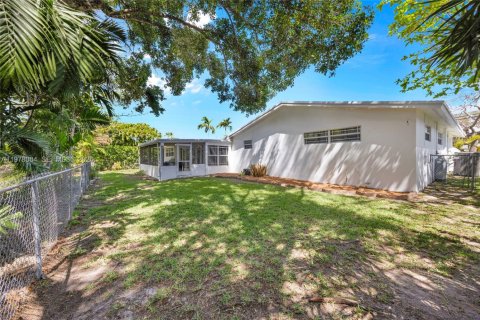 Купить виллу или дом в Саут-Майами, Флорида 4 спальни, 265.61м2, № 2049709 - фото 28