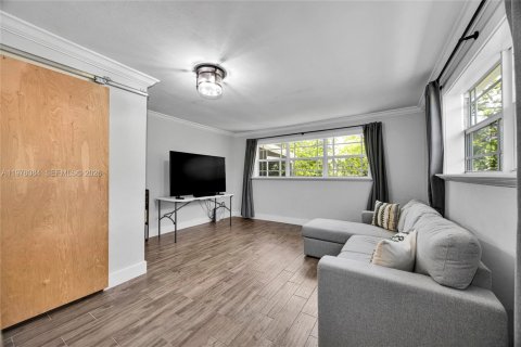 Купить виллу или дом в Саут-Майами, Флорида 4 спальни, 265.61м2, № 2049709 - фото 23