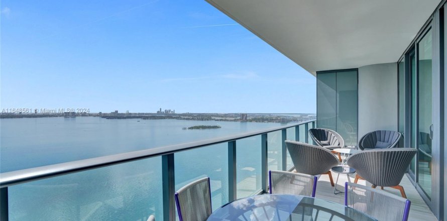Condominio en Miami, Florida, 3 dormitorios  № 1811236