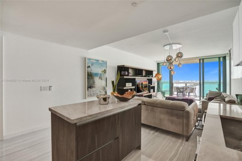 Condominio en venta en Miami, Florida, 3 dormitorios, 141.77 m2 № 1811236 - foto 13