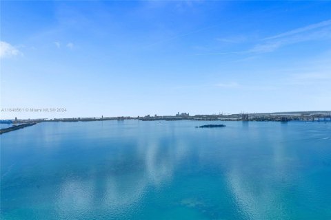 Condominio en venta en Miami, Florida, 3 dormitorios, 141.77 m2 № 1811236 - foto 20