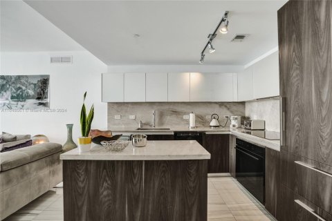 Condominio en venta en Miami, Florida, 3 dormitorios, 141.77 m2 № 1811236 - foto 9