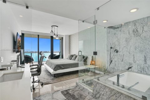 Condominio en venta en Miami, Florida, 3 dormitorios, 141.77 m2 № 1811236 - foto 27