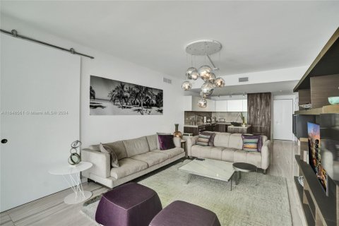 Condominio en venta en Miami, Florida, 3 dormitorios, 141.77 m2 № 1811236 - foto 6