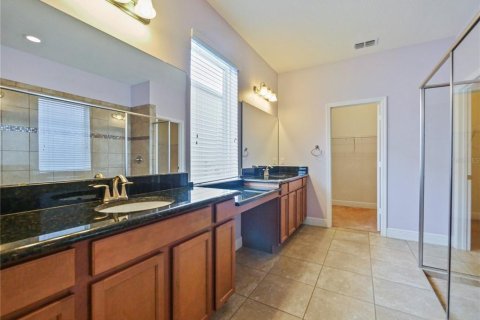 House in Winter Garden, Florida 5 bedrooms, 417.78 sq.m. № 1900910 - photo 20