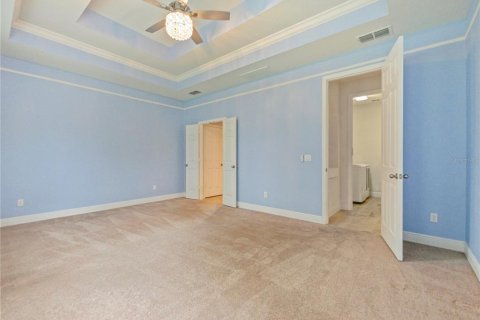 House in Winter Garden, Florida 5 bedrooms, 417.78 sq.m. № 1900910 - photo 13