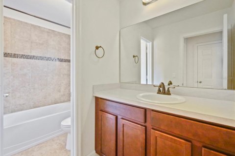 House in Winter Garden, Florida 5 bedrooms, 417.78 sq.m. № 1900910 - photo 28