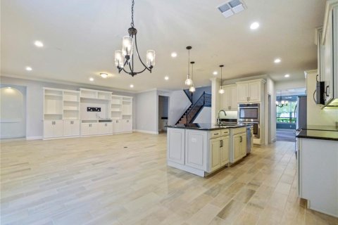 House in Winter Garden, Florida 5 bedrooms, 417.78 sq.m. № 1900910 - photo 7