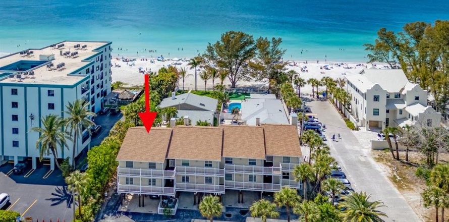Condominio en Indian Rocks Beach, Florida, 2 dormitorios  № 2128127