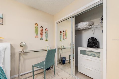 Condominio en venta en Indian Rocks Beach, Florida, 2 dormitorios, 91.97 m2 № 2128127 - foto 27