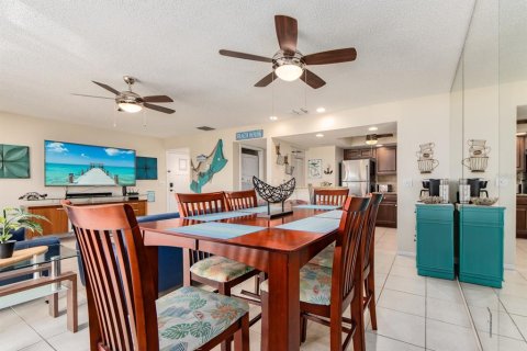 Condominio en venta en Indian Rocks Beach, Florida, 2 dormitorios, 91.97 m2 № 2128127 - foto 18
