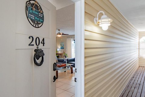 Condominio en venta en Indian Rocks Beach, Florida, 2 dormitorios, 91.97 m2 № 2128127 - foto 4