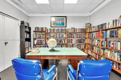 Condominio en venta en Sunny Isles Beach, Florida, 1 dormitorio, 70.79 m2 № 2038680 - foto 16