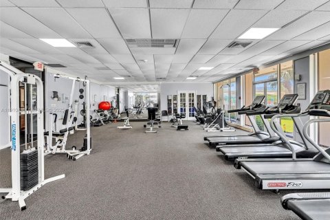 Condominio en venta en Sunny Isles Beach, Florida, 1 dormitorio, 70.79 m2 № 2038680 - foto 15