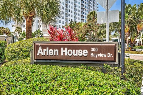 Condominio en venta en Sunny Isles Beach, Florida, 1 dormitorio, 70.79 m2 № 2038680 - foto 10