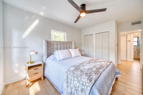 Villa ou maison à vendre à Miami, Floride: 3 chambres, 144.56 m2 № 2414305 - photo 13