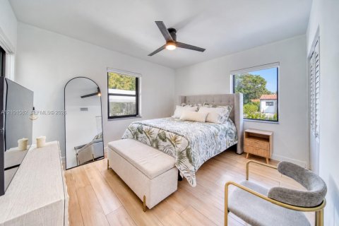 Villa ou maison à vendre à Miami, Floride: 3 chambres, 144.56 m2 № 2414305 - photo 10