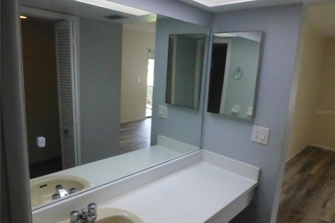 Copropriété à louer à Oldsmar, Floride: 2 chambres, 101.64 m2 № 2150049 - photo 11
