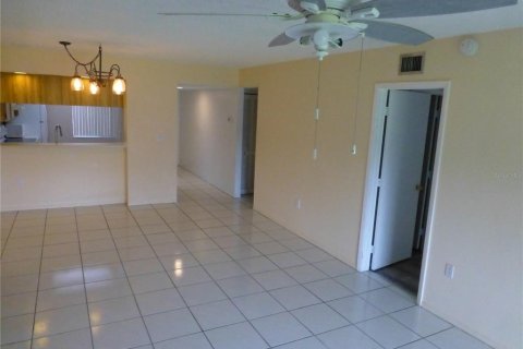 Copropriété à louer à Oldsmar, Floride: 2 chambres, 101.64 m2 № 2150049 - photo 6