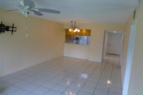 Copropriété à louer à Oldsmar, Floride: 2 chambres, 101.64 m2 № 2150049 - photo 5