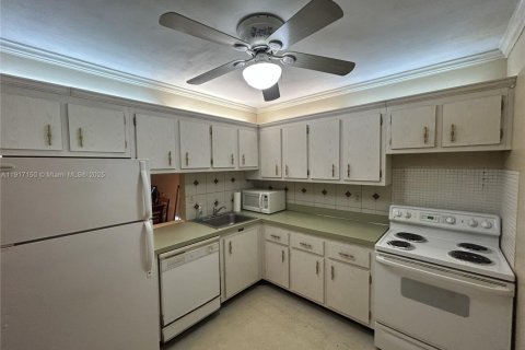 Copropriété à vendre à Miami, Floride: 1 chambre, 66.15 m2 № 1974284 - photo 12