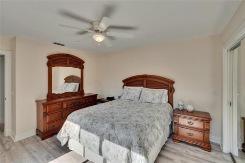 House in Wesley Chapel, Florida 3 bedrooms, 166.85 sq.m. № 1628863 - photo 24