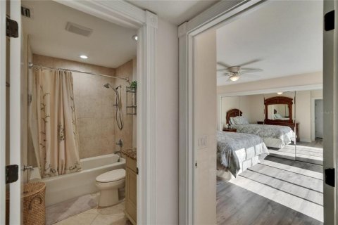 House in Wesley Chapel, Florida 3 bedrooms, 166.85 sq.m. № 1628863 - photo 21