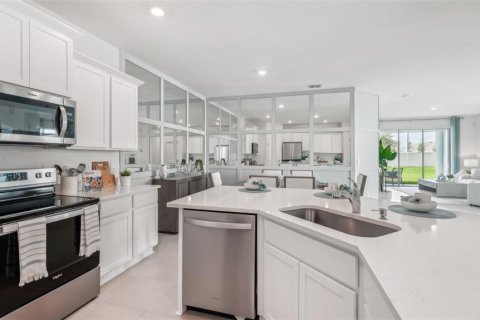 House in Wesley Chapel, Florida 3 bedrooms, 135.92 sq.m. № 1870378 - photo 9