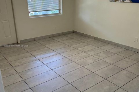Casa en alquiler en Fort Lauderdale, Florida, 2 dormitorios, 128.58 m2 № 1958670 - foto 5