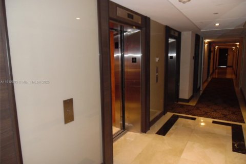 Condominio en venta en Aventura, Florida, 3 dormitorios, 134.71 m2 № 2034324 - foto 19