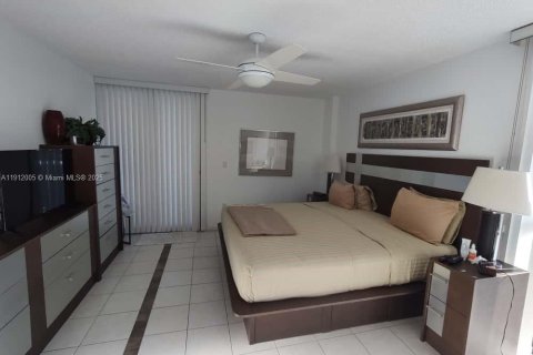 Condominio en venta en Aventura, Florida, 3 dormitorios, 134.71 m2 № 2034324 - foto 9