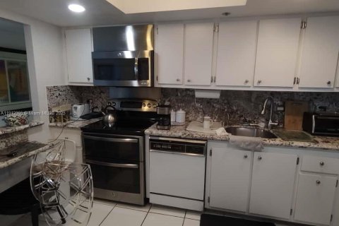 Condominio en venta en Aventura, Florida, 3 dormitorios, 134.71 m2 № 2034324 - foto 4