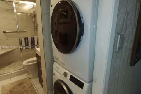 Condominio en venta en Aventura, Florida, 3 dormitorios, 134.71 m2 № 2034324 - foto 12