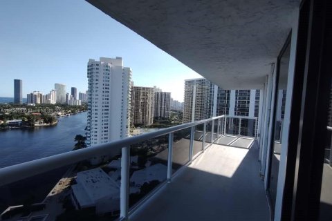 Condominio en venta en Aventura, Florida, 3 dormitorios, 134.71 m2 № 2034324 - foto 14