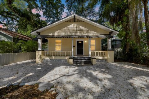 House in Tampa, Florida 3 bedrooms, 106.47 sq.m. № 2105023