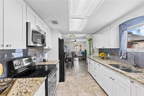 Casa en venta en Tampa, Florida, 3 dormitorios, 192.31 m2 № 1598163 - foto 6