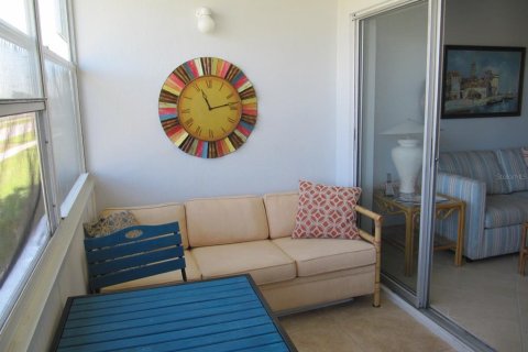 Condominio en venta en Port Charlotte, Florida, 1 dormitorio, 62.43 m2 № 1723662 - foto 25