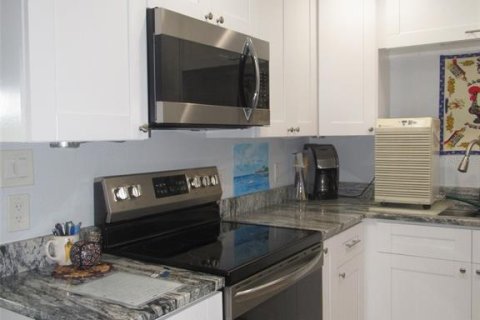 Condominio en venta en Port Charlotte, Florida, 1 dormitorio, 62.43 m2 № 1723662 - foto 11