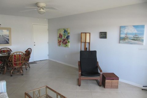 Condominio en venta en Port Charlotte, Florida, 1 dormitorio, 62.43 m2 № 1723662 - foto 6