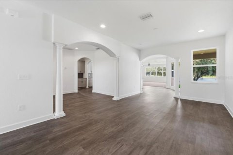 House in Sebring, Florida 4 bedrooms, 268.02 sq.m. № 2258830 - photo 9
