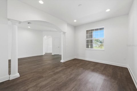 House in Sebring, Florida 4 bedrooms, 268.02 sq.m. № 2258830 - photo 6