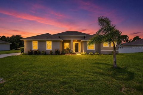 House in Sebring, Florida 4 bedrooms, 268.02 sq.m. № 2258830 - photo 2