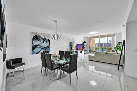 Condo in Aventura, Florida, 3 bedrooms № 1971368 - photo 1
