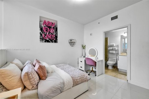 Condo in Aventura, Florida, 3 bedrooms № 1971368 - photo 18