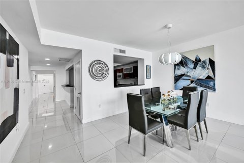Condo in Aventura, Florida, 3 bedrooms № 1971368 - photo 7