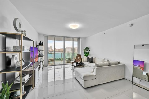 Condo in Aventura, Florida, 3 bedrooms № 1971368 - photo 2