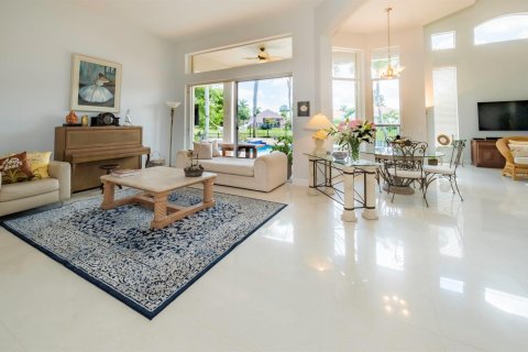 House in Boca Raton, Florida 5 bedrooms, 297.1 sq.m. № 2244897 - photo 12