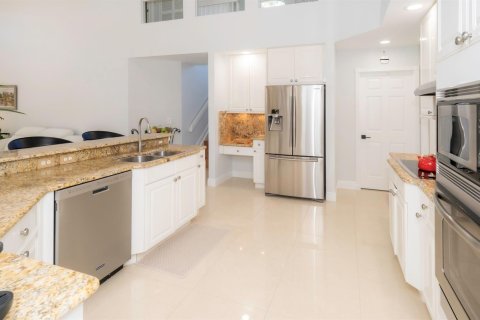 House in Boca Raton, Florida 5 bedrooms, 297.1 sq.m. № 2244897 - photo 24