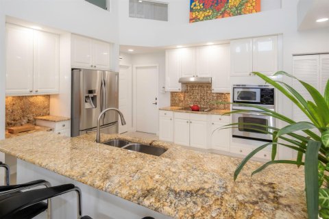 House in Boca Raton, Florida 5 bedrooms, 297.1 sq.m. № 2244897 - photo 23